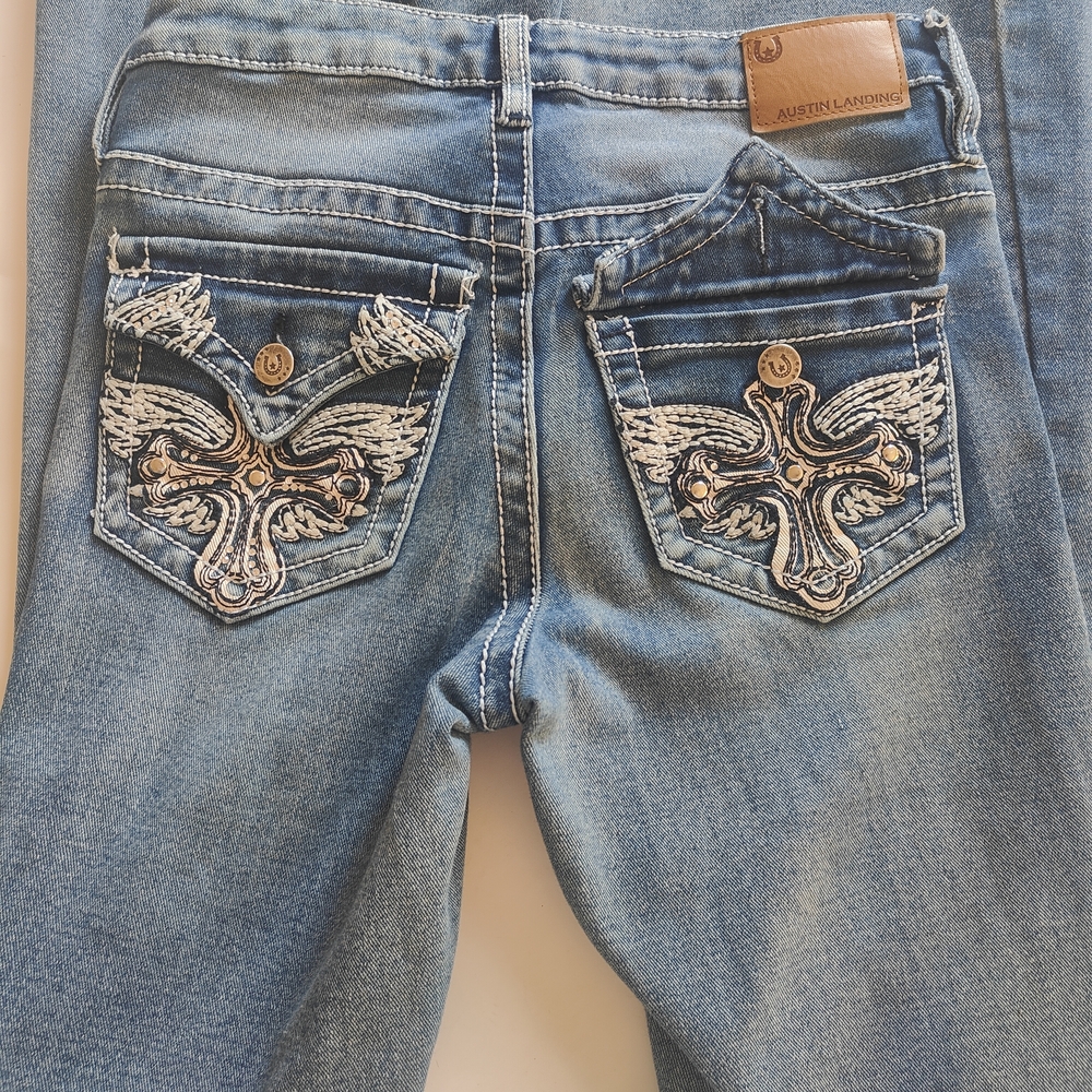 Austin Landing Women's Blue Embroidered Flared Jeans